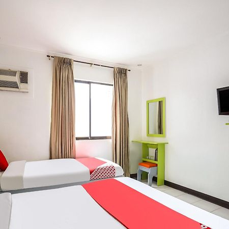 Oyo 210 Apple Tree Suites Cebu Eksteriør billede