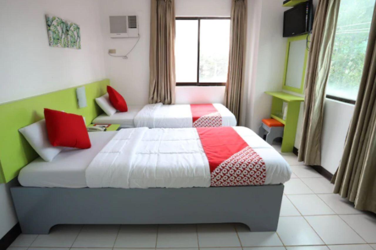 Oyo 210 Apple Tree Suites Cebu Eksteriør billede