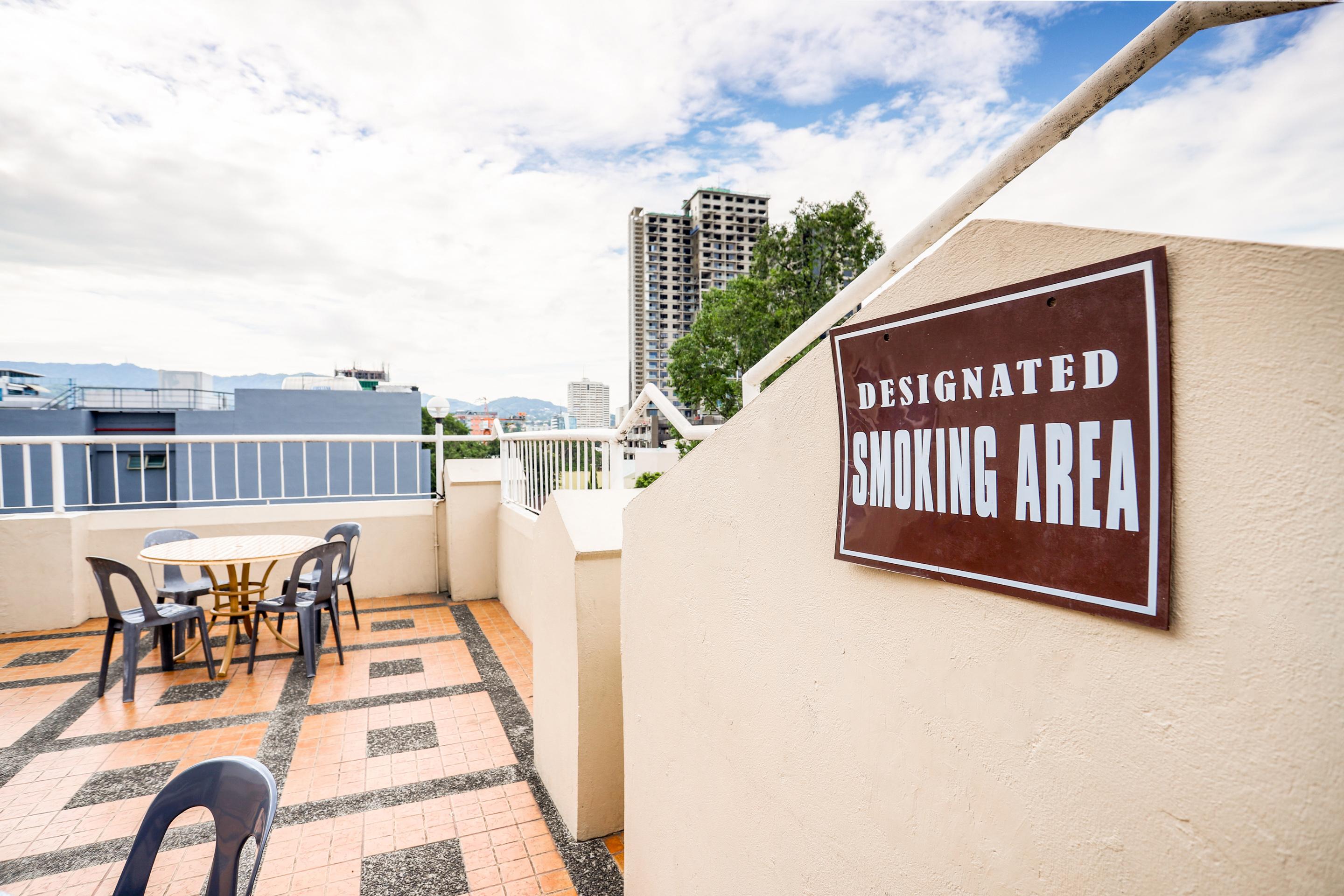 Oyo 210 Apple Tree Suites Cebu Eksteriør billede