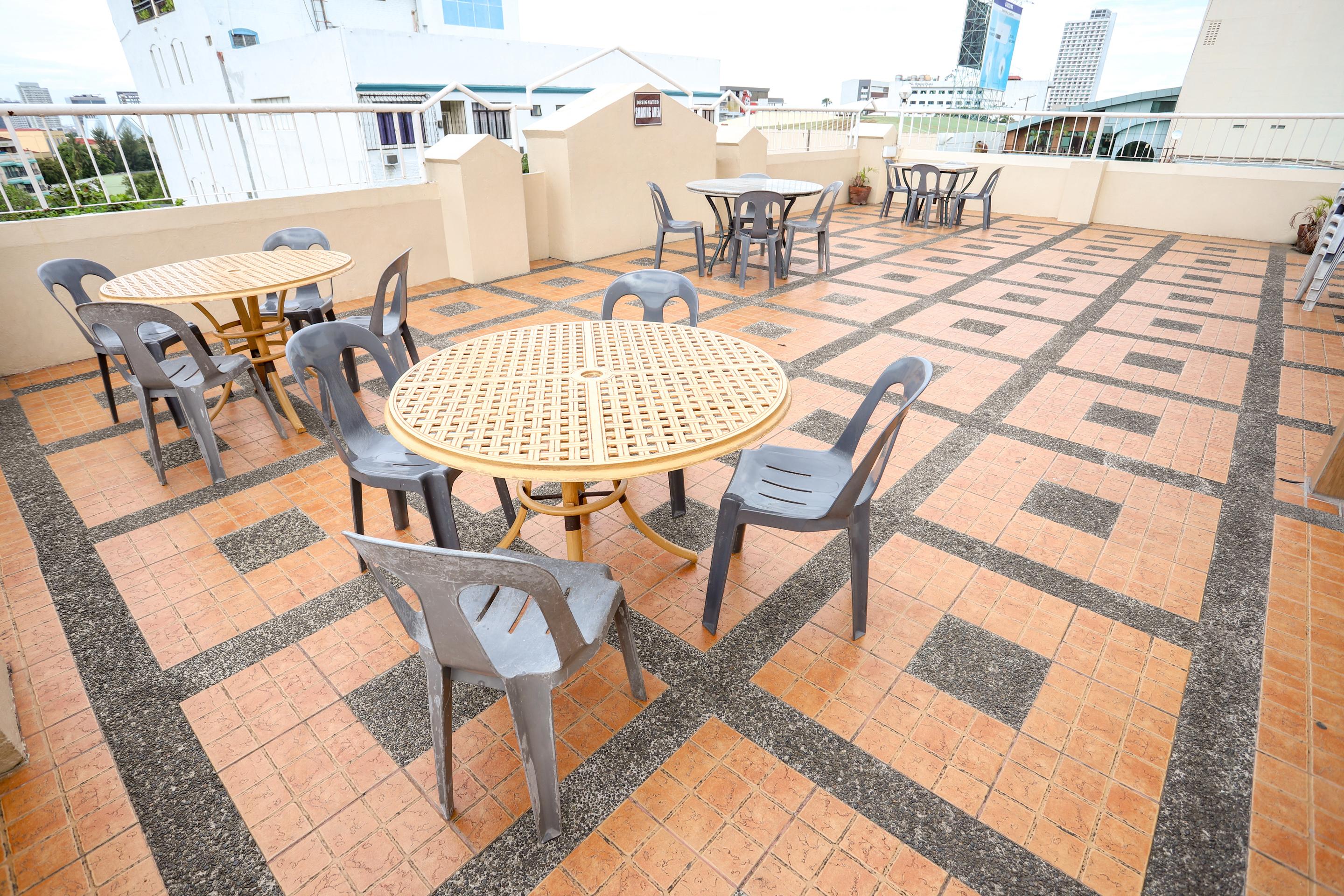 Oyo 210 Apple Tree Suites Cebu Eksteriør billede