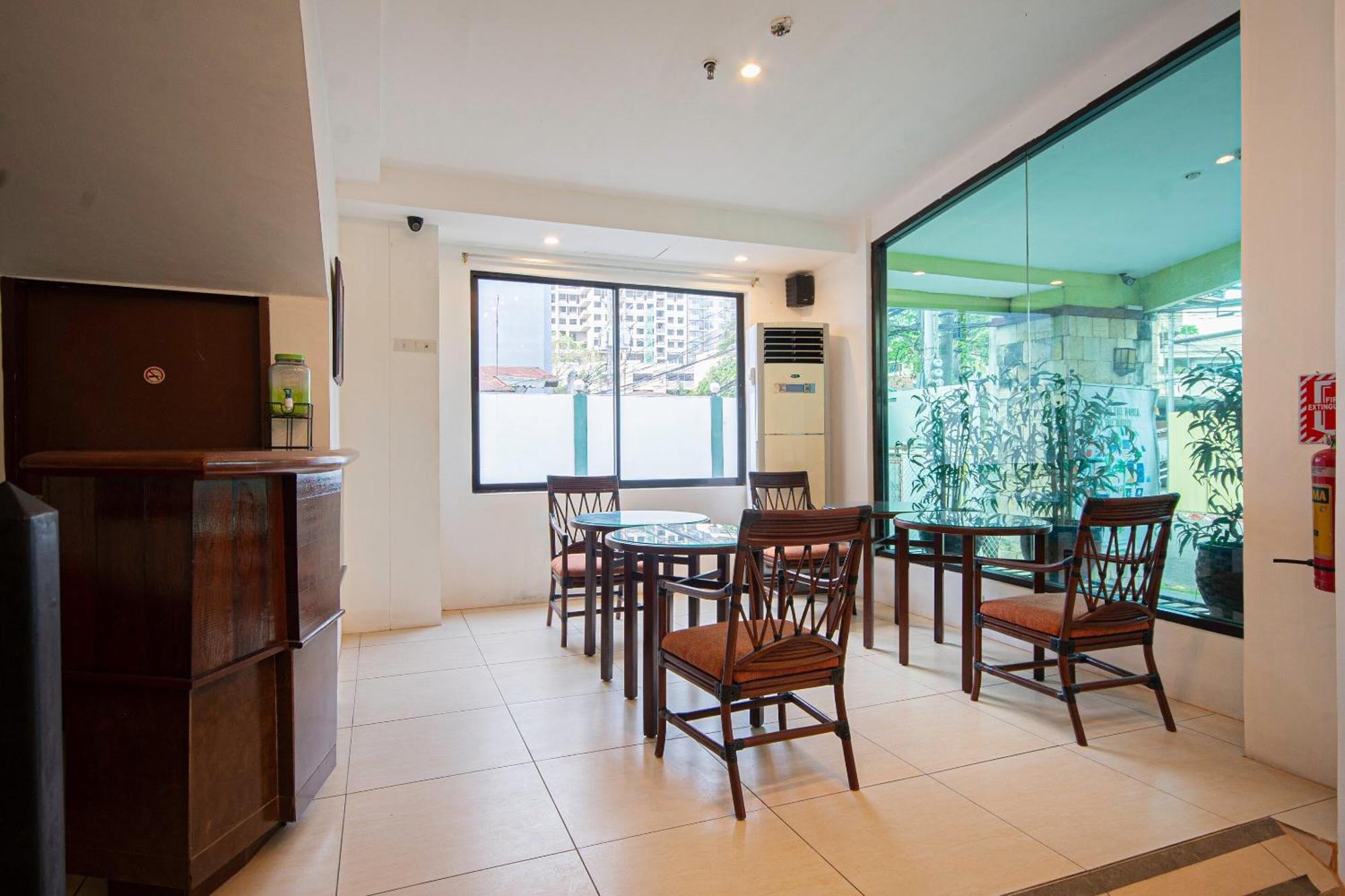 Oyo 210 Apple Tree Suites Cebu Eksteriør billede