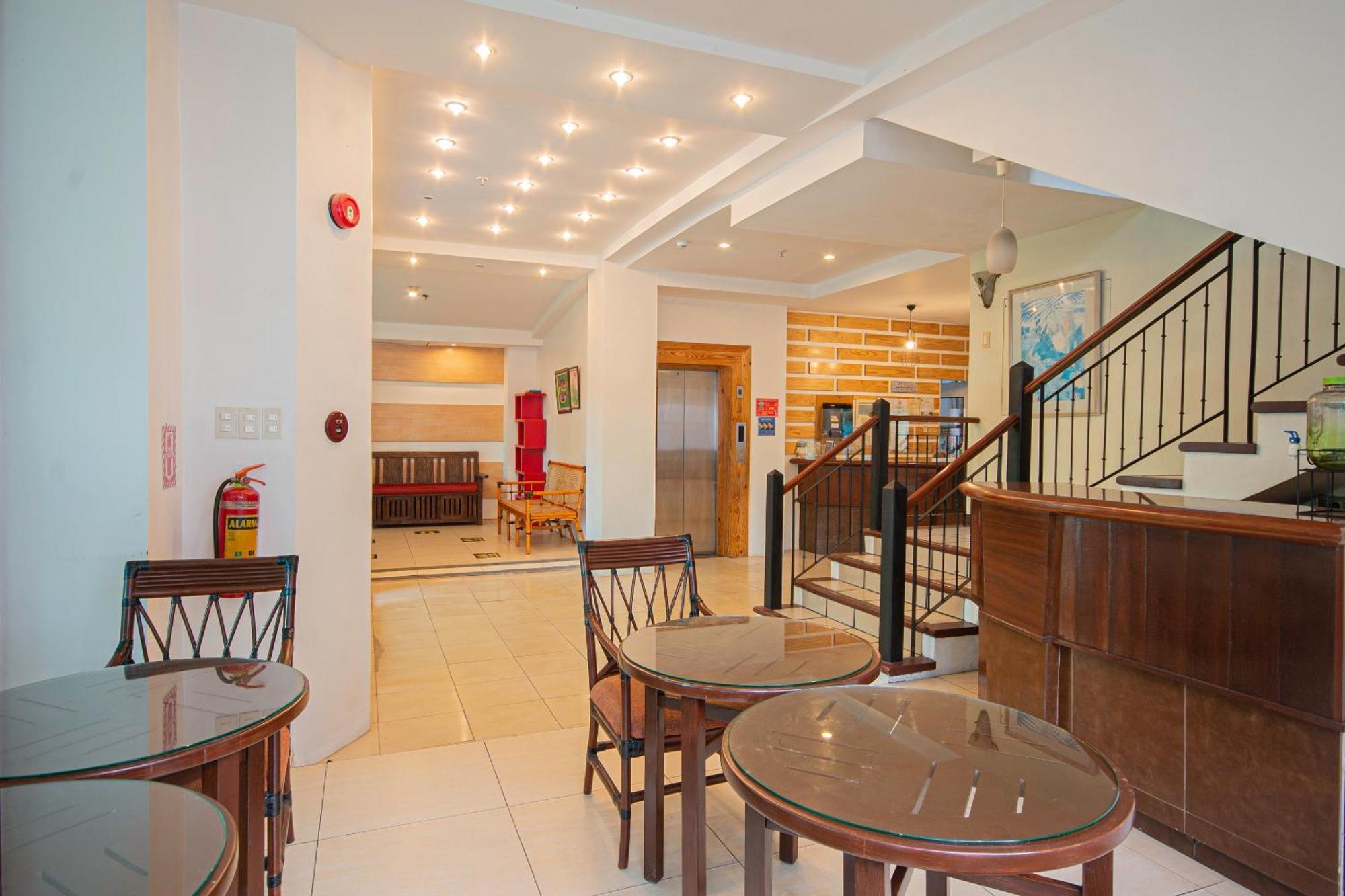 Oyo 210 Apple Tree Suites Cebu Eksteriør billede
